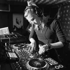 DJ ASHES TO ASHES • Ashley van Staden