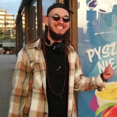 oskarjakubosa / DJ Frisbee