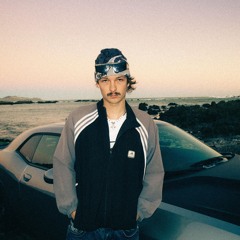 shehatesjacob (@shehatesjacob_)