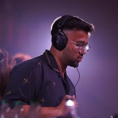 MUSTAVI