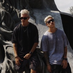 Mad Twinz