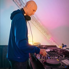 DJ Combin8