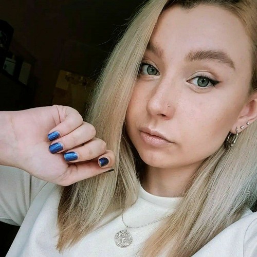 Arisha Ponomaryova’s avatar