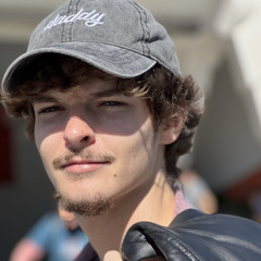 @realbrett / Videographer