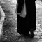 مُغتَرِبَة.