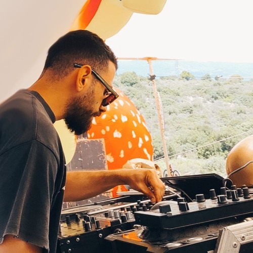 Angry Luna & Extraterrestrial - The Invaders