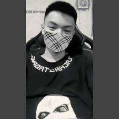 Cậu Bé Mít Ướt ✪