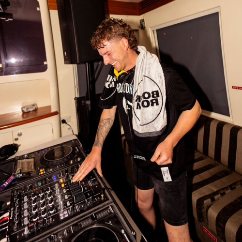 JÜNK artist photo