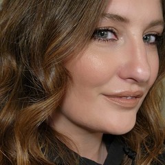 Jess.listen.to.the.music