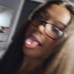 😆Mollie Nicholson