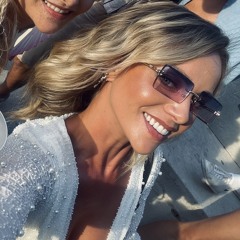 Lucie_lp140496