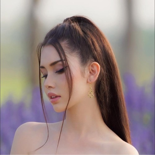 Alissa Janine’s avatar