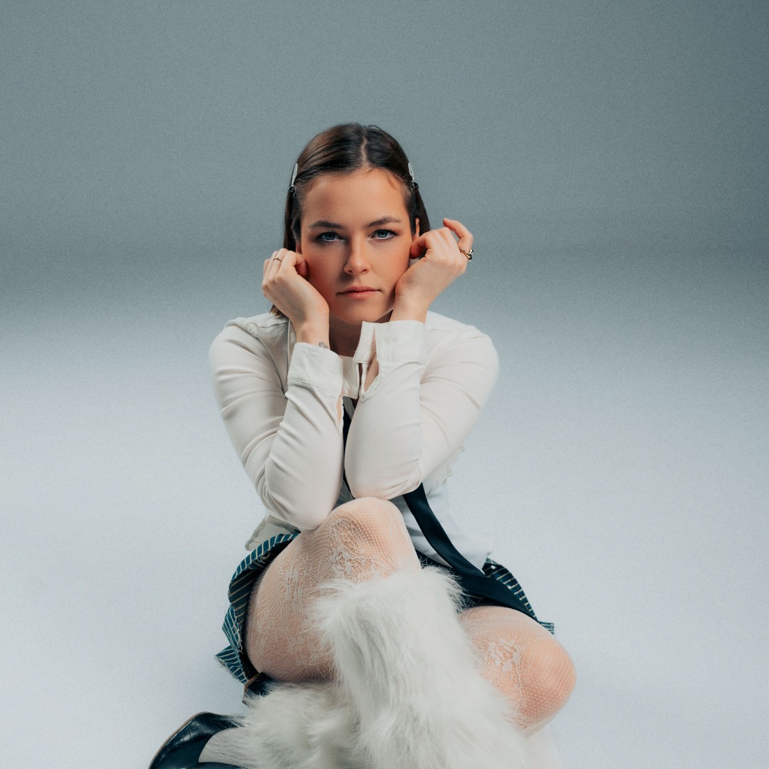 Stream Riana Holley music | Listen to songs, albums, playlists for