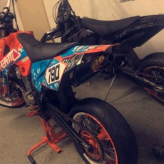 Sumo_wheelie_boy