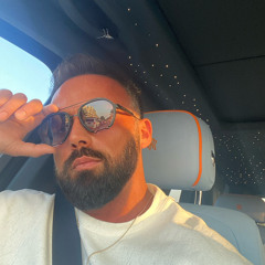 N E E S T R A D A M U S