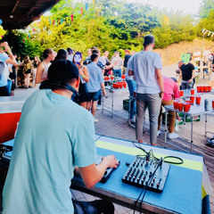 DJ Lee