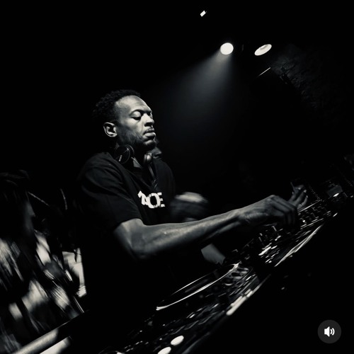DJ Carlos Aries — artist photo