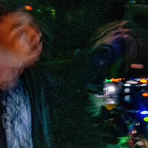 Multidimensional Live artist photo