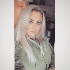 Bella_blond