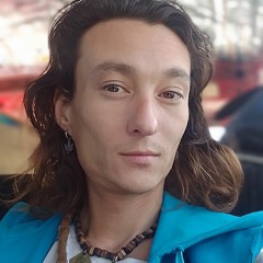 максим