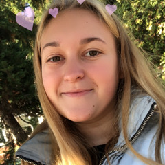 Валюша Кадар