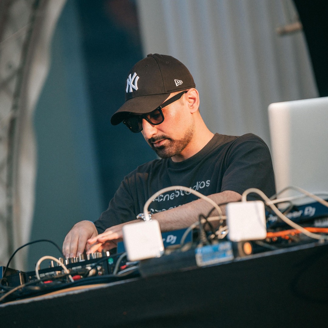Stream DJ JOHNNY music | Listen to songs, albums, playlists for free on ...