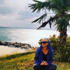 Ilona .V .