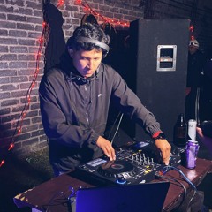 DJ Mau