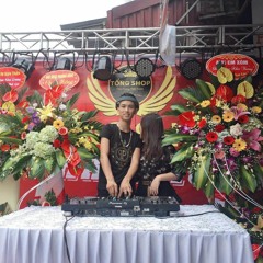 Stream Hoàng Tú music | Listen to songs, albums, playlists for
