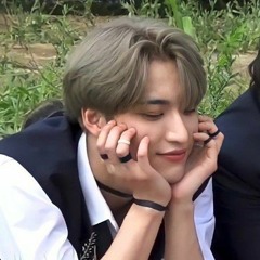 Hyunjin & his americano~