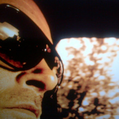 MauricevanVeen@Play#like