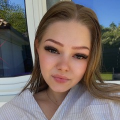 Emma B Kristensen