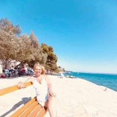 Móni Keszler Kozmetikus