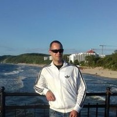 czarny