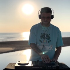 Summer House mix (Switch disco, Miley Cyrus Joel Corry, Calvin Harris, Dua Lipa & more)