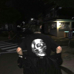👹