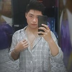 Hoàng Vĩ