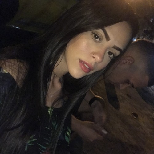 Julia Moreira’s avatar
