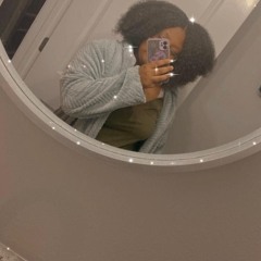 me and my girlfriend Olivia👅👅