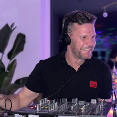 dj server