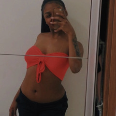 Laura👀