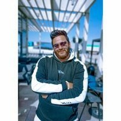 حكيم النزلاوي