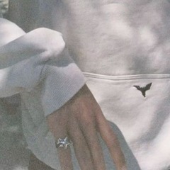 Izzy 𐙚 . ݁ ⁺₊