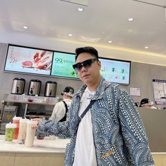 Tùng Prada