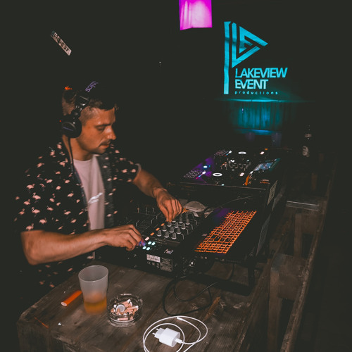 MuTzE - RaveWoEsKeinJuxxt (BdaySession) 2 2018 - 04 - 28 21h51m46 03h18m08