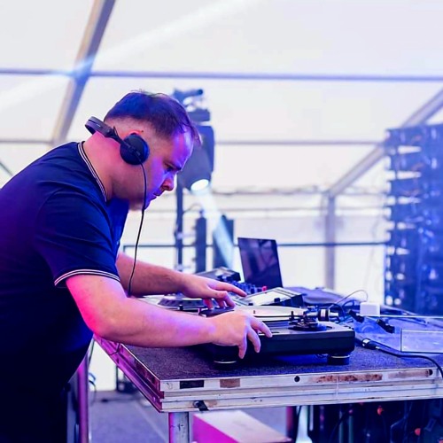 Lee Simpson > Dj Krizma — artist photo