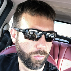 Ewan Lyron