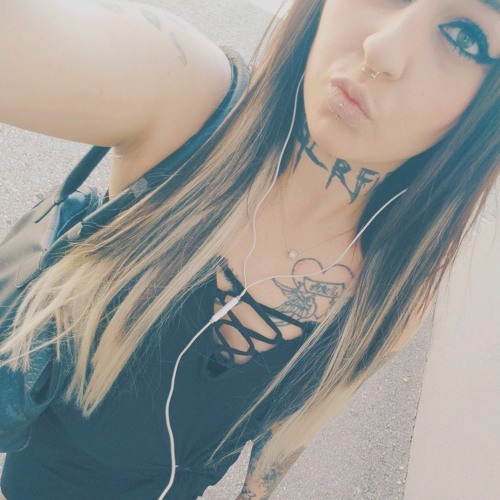 TECHNO MIX 2023 _ R A V E R _ Mixed by EJ_256k.mp3