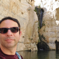 YaniV