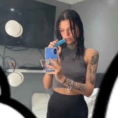 charl ꨄ